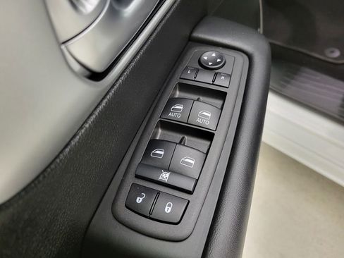 Used 2024 Chrysler Pacifica Touring-L w/ S Appearance Package image 29