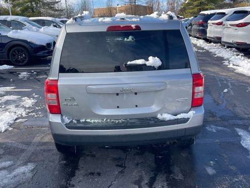 Used 2015 Jeep Patriot Latitude image 10