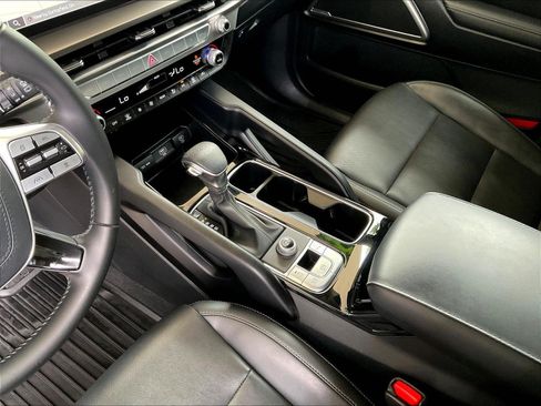 Used 2024 Kia Telluride LX FWD image 17