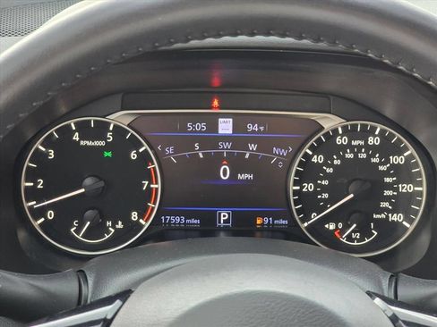 Used 2024 Nissan Altima 2.5 SV w/ SV Premium Package FWD image 8