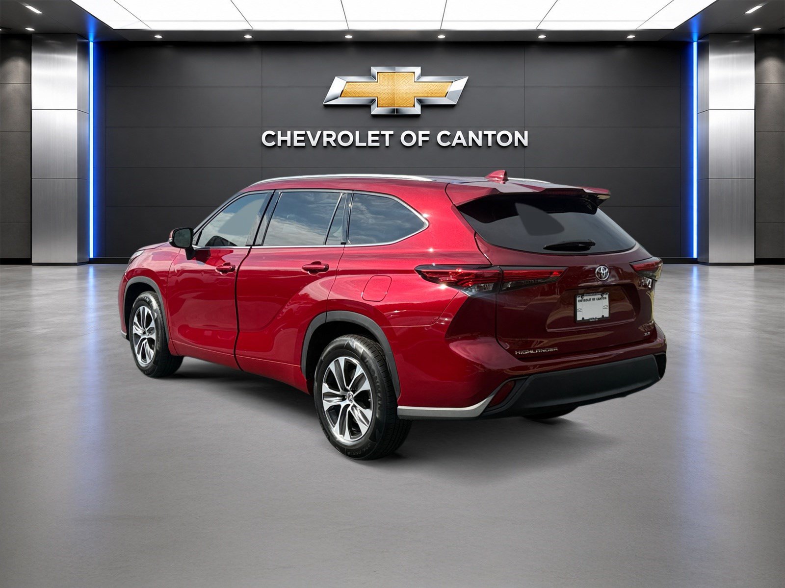 Used 2021 Toyota Highlander XLE FWD image 7