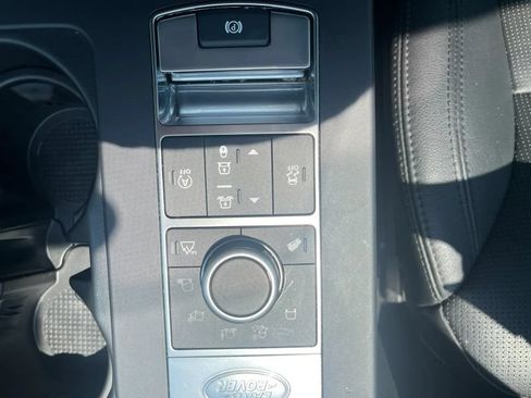 Used 2020 Land Rover Discovery Landmark AWD/4WD image 26