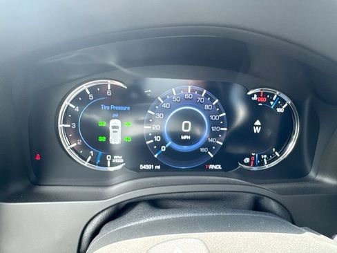 Used 2019 Cadillac Escalade ESV Platinum AWD/4WD image 21