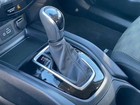 Certified 2022 Nissan Rogue Sport SV AWD/4WD image 22