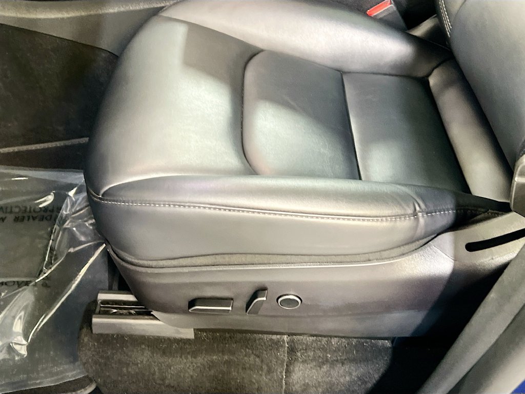 Used 2022 Tesla Model Y Long Range AWD/4WD image 18