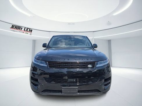 Used 2025 Land Rover Range Rover Sport SE AWD/4WD image 8