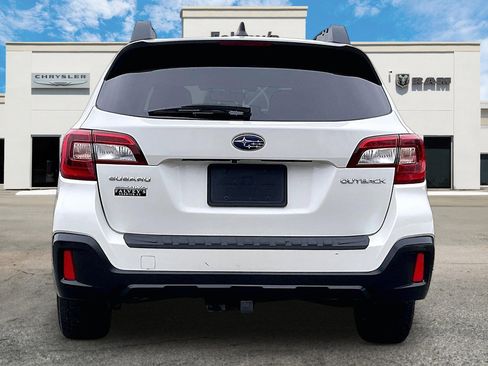 Used 2018 Subaru Outback 2.5i Premium image 4