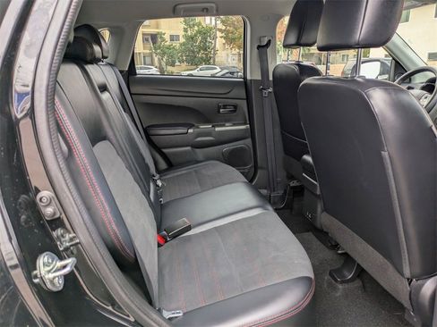 Used 2025 Mitsubishi Outlander Sport SE image 31