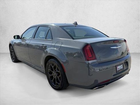 Used 2019 Chrysler 300 S image 8