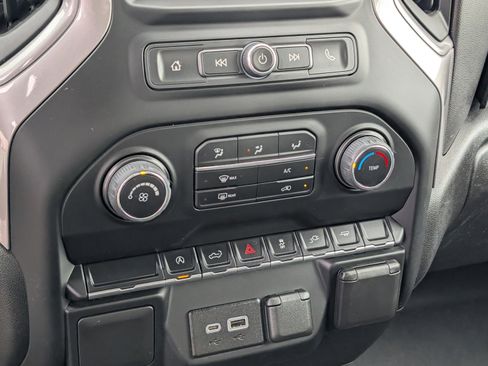 Used 2022 Chevrolet Silverado 1500 Custom w/ Safety Confidence Package image 26