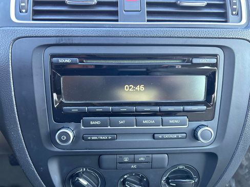 Used 2014 Volkswagen Jetta SE image 26