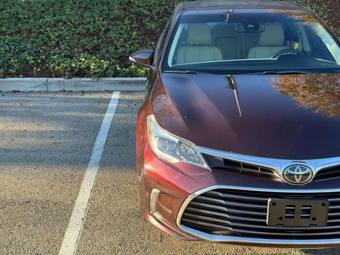 Used 2016 Toyota Avalon Limited image 7