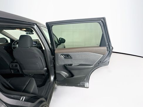 Used 2023 Nissan Rogue S AWD/4WD image 28