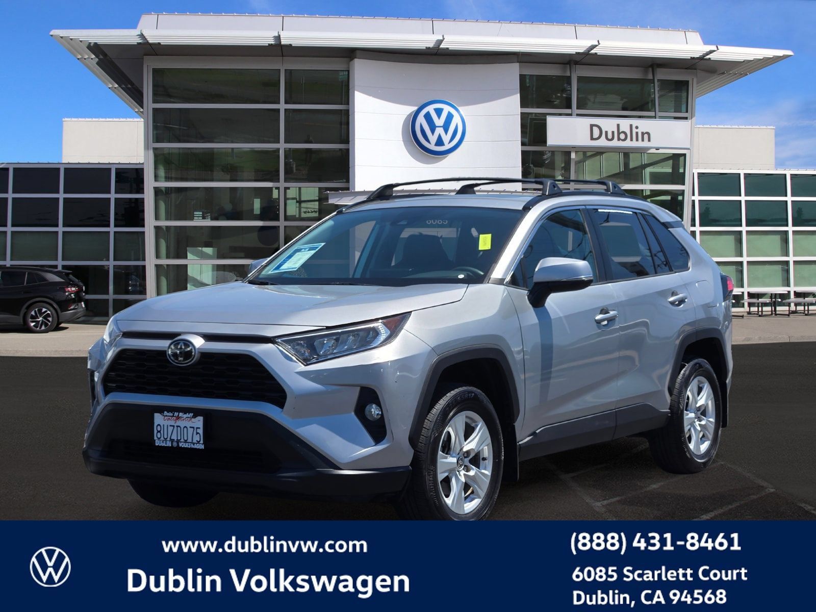 Used 2021 Toyota RAV4 XLE w/ Convenience Package FWD image 8