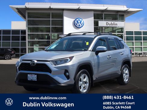 Used 2021 Toyota RAV4 XLE w/ Convenience Package FWD image 8