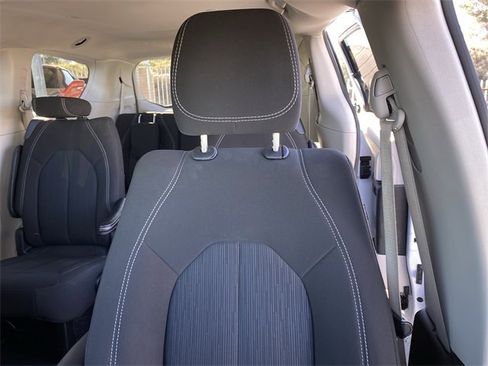 Used 2023 Chrysler Voyager LX image 22