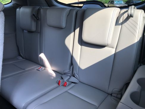 Used 2017 Toyota Highlander XLE w/ Carpet Mat Package AWD/4WD image 30