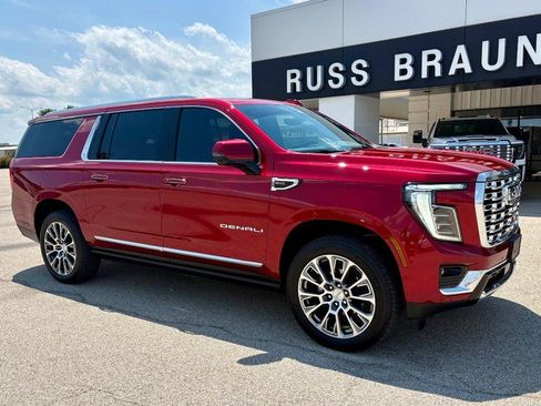 Used 2026 GMC Yukon XL Denali w/ Denali Reserve Package AWD/4WD image 2