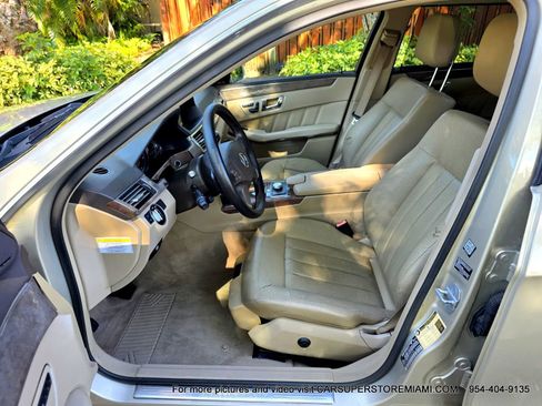 Used 2011 Mercedes-Benz E 350 4MATIC Wagon image 4