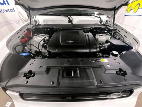 Used 2025 Land Rover Defender 110 S image 29