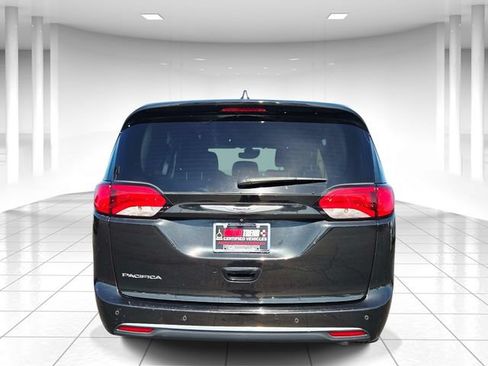 Used 2019 Chrysler Pacifica Touring Plus w/ Advanced Safetytec Group FWD image 4