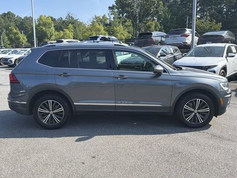 Used 2019 Volkswagen Tiguan SEL w/ 3rd Row Seat Package AWD/4WD image 9