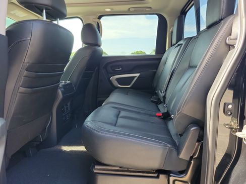 Used 2021 Nissan Titan SL w/ Moonroof Package AWD/4WD image 8
