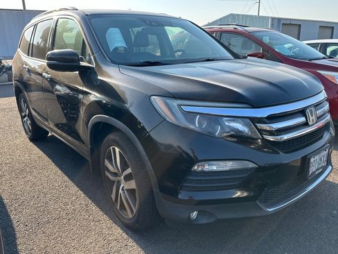 Used 2018 Honda Pilot Elite image 2