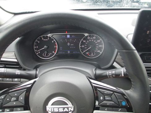 Used 2024 Nissan Altima 2.5 SV w/ SV Premium Package FWD image 28