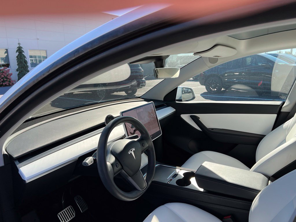 Used 2021 Tesla Model Y Long Range AWD/4WD image 17
