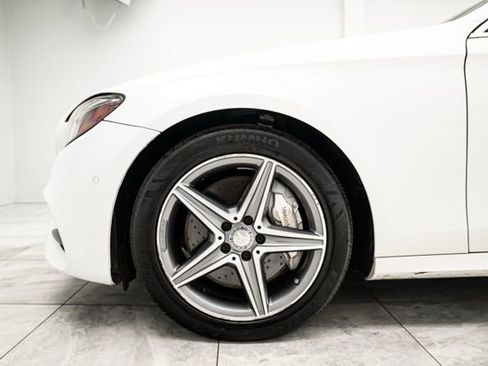 Used 2017 Mercedes-Benz E 300 4MATIC image 35