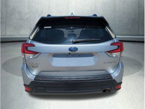 Used 2019 Subaru Forester Premium w/ All-Weather Package AWD/4WD image 5