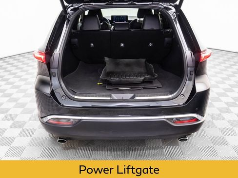 Used 2021 Toyota Venza XLE image 30