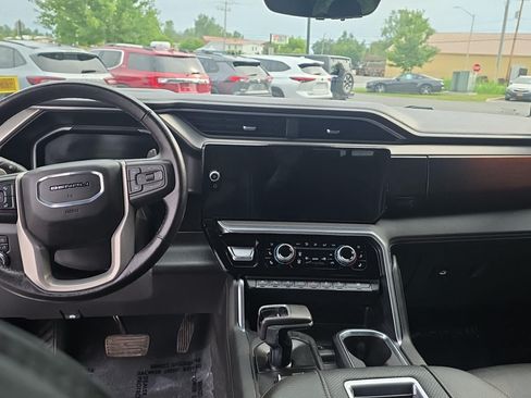Used 2022 GMC Sierra 1500 Denali w/ Technology Package AWD/4WD image 16