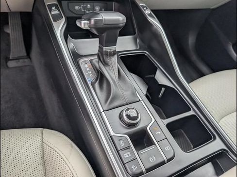 Certified 2025 Kia Sorento S w/ Panoramic Sunroof Package FWD image 16