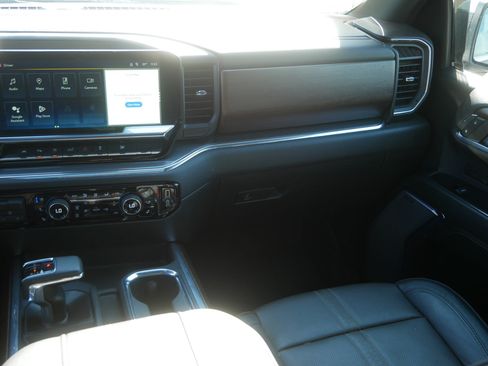 Used 2024 Chevrolet Silverado 1500 High Country w/ High Country Premium Package AWD/4WD image 11