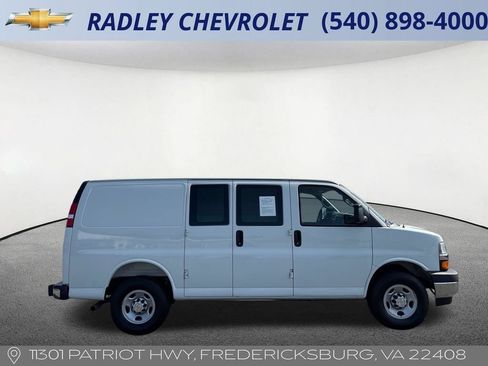 Certified 2025 Chevrolet Express 2500 RWD image 16