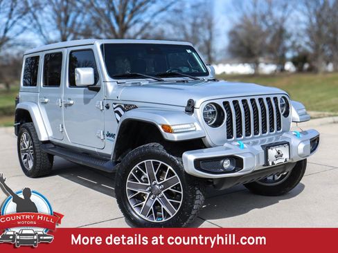 Used 2022 Jeep Wrangler Unlimited Sahara AWD/4WD image 1
