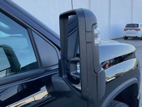 Used 2024 Chevrolet Silverado 2500 Custom w/ Custom Value Package AWD/4WD image 18