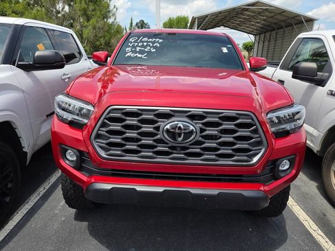 Used 2023 Toyota Tacoma TRD Off-Road w/ Advanced Technology Package AWD/4WD image 2