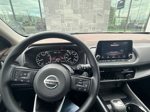 Used 2021 Nissan Rogue SV AWD/4WD image 14