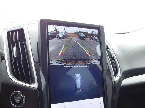 Used 2023 Ford Edge SEL image 18