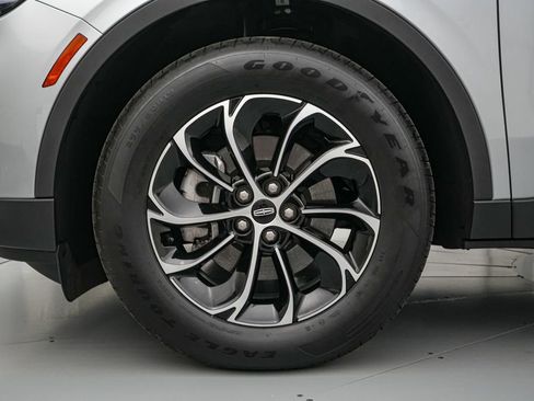 Used 2025 Lincoln Nautilus Premier image 10