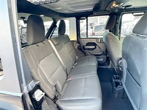 Used 2021 Jeep Wrangler Unlimited Sport image 30