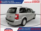 Used 2015 Chrysler Town & Country Touring image 3