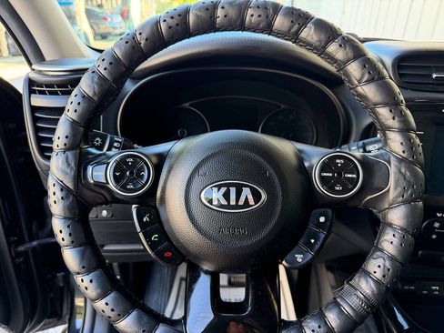 Used 2016 Kia Soul ! w/ Premium Package FWD image 17