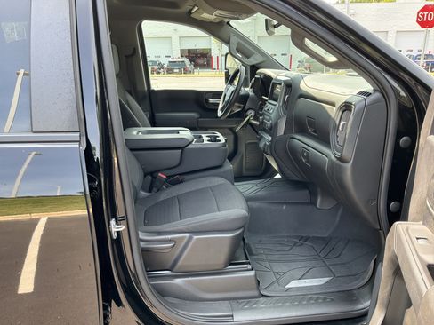 Used 2022 Chevrolet Silverado 2500 Custom w/ Custom Value Package AWD/4WD image 32