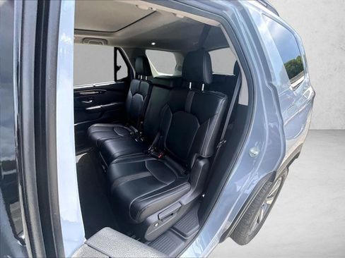 Used 2025 Honda Pilot Touring image 27