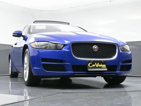 Used 2017 Jaguar XE Premium image 56