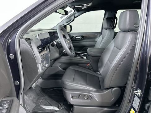 New 2026 Chevrolet Suburban LT w/ Comfort Package AWD/4WD image 19
